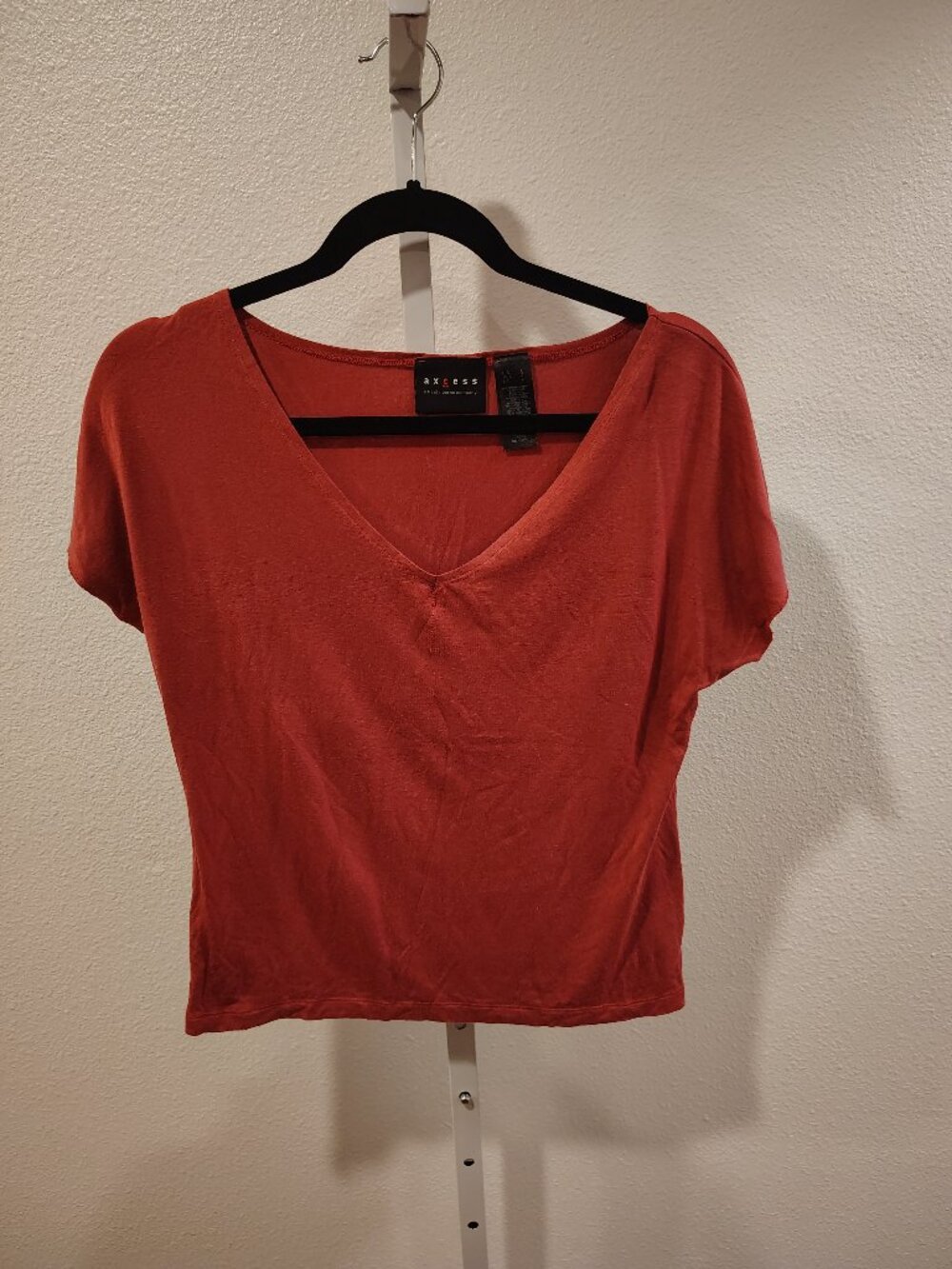 Axcess Women's Short Sleeve Top Size Large V-Neck Rayon Spandex Stretch